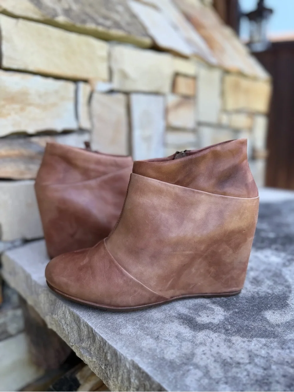 UGG Tan Leather Carmine Wedge Ankle Boots Sz-8.5. N.